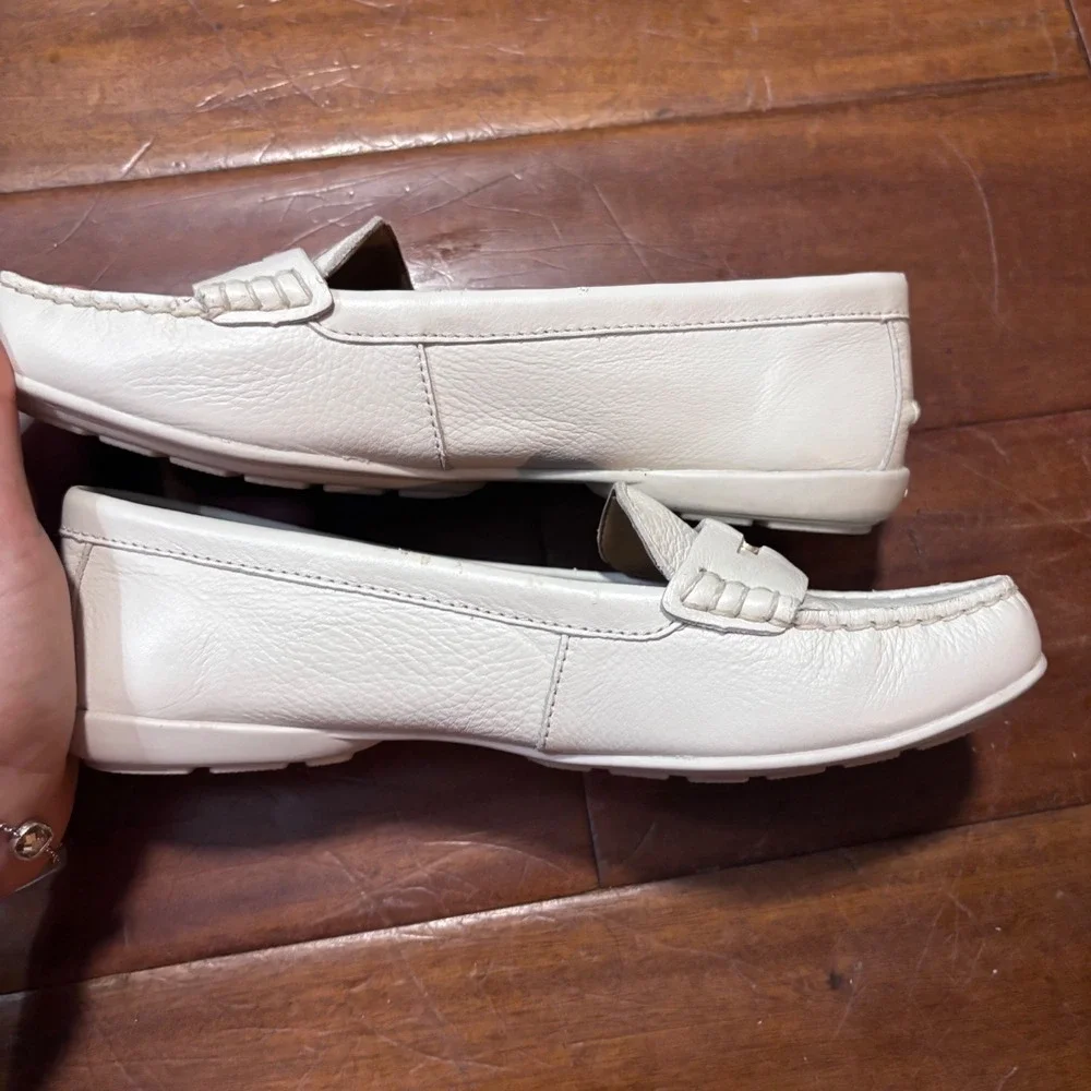 COACH Chalk White Leather Penny‎ Loafers|Minimalist Chic|Preppy Coastal| Sz 8